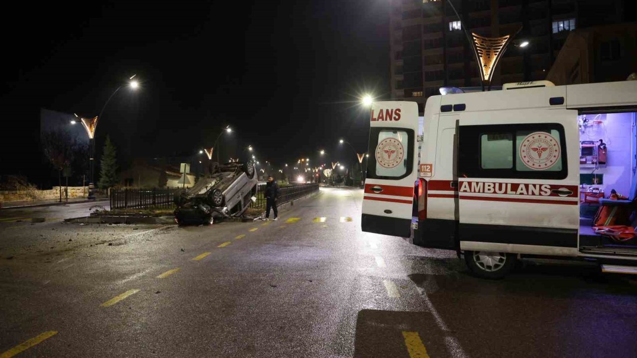 Kontrolden çıkan hafif ticari araç takla attı: 1 yaralı