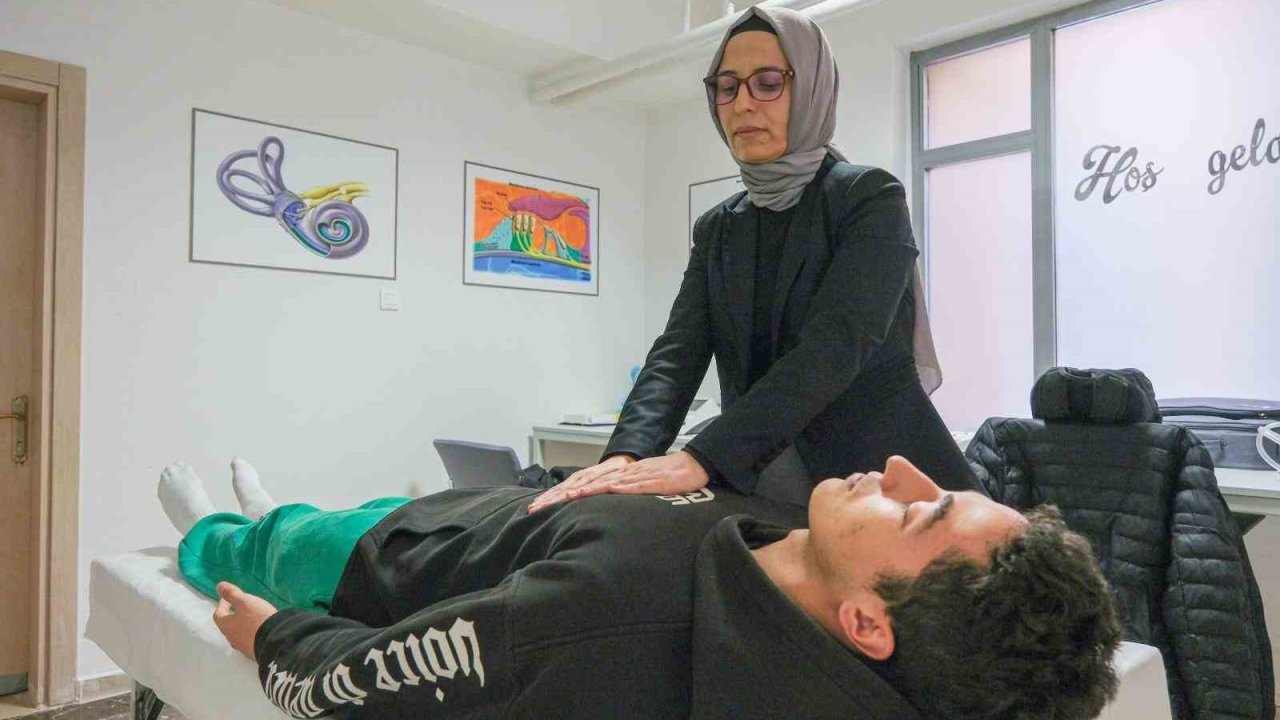 Reiki uygulamasının hemodiyaliz tedavisi alan hastalarda ağrı ve yaşam kalitesine etkisi araştırılıyor