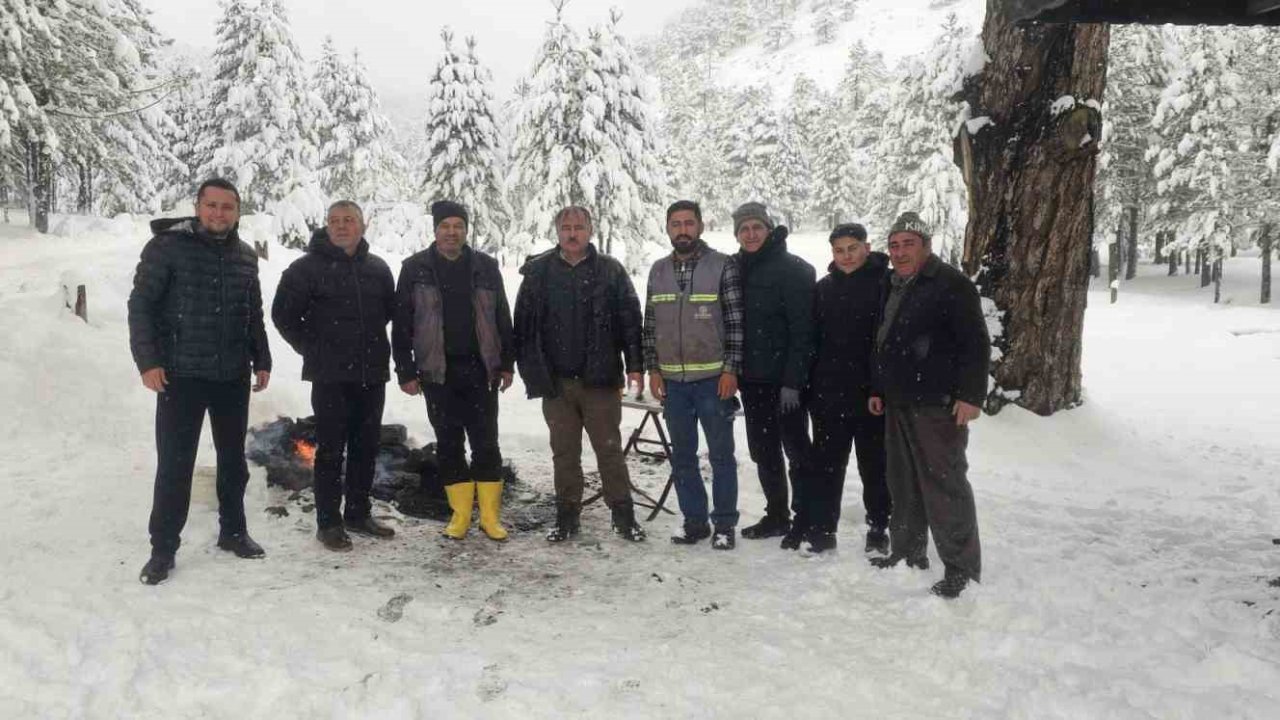 Başkan Pütün, karla kaplı Topuklu Yaylasında incelemelerde bulundu