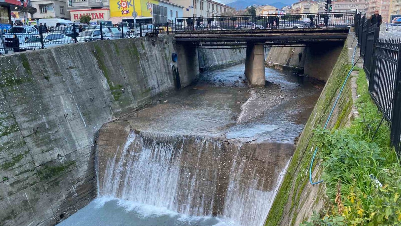 Aydın’daki yağışlar, Tabakhane Çayı’nda doğal temizliğe neden oldu