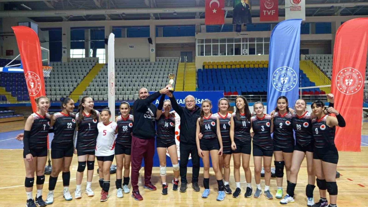 Voleybol Küçük Kızlar müsabakaları sona erdi