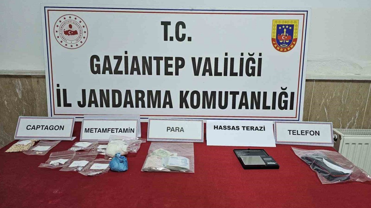 Uyuşturucu madde imal ve ticareti yapan şahsı jandarma yakaladı