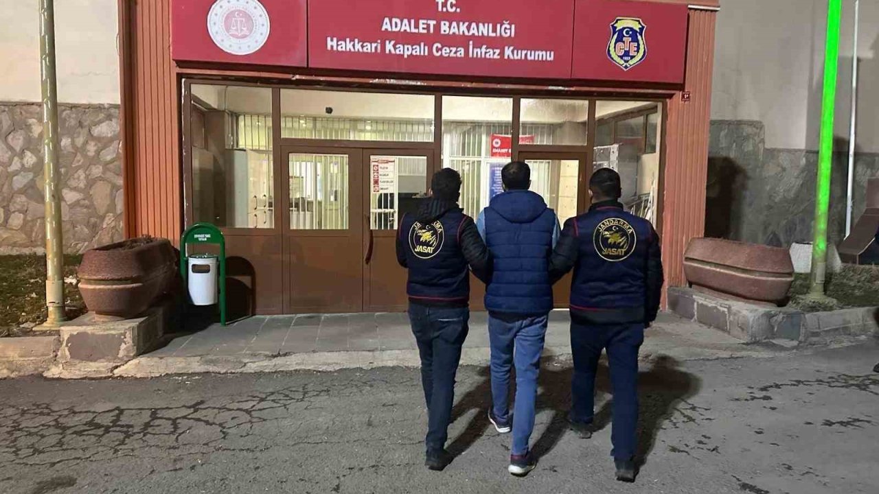 Hakkari’de çeşitli suçlardan aranan bin 445 kişi yakalandı