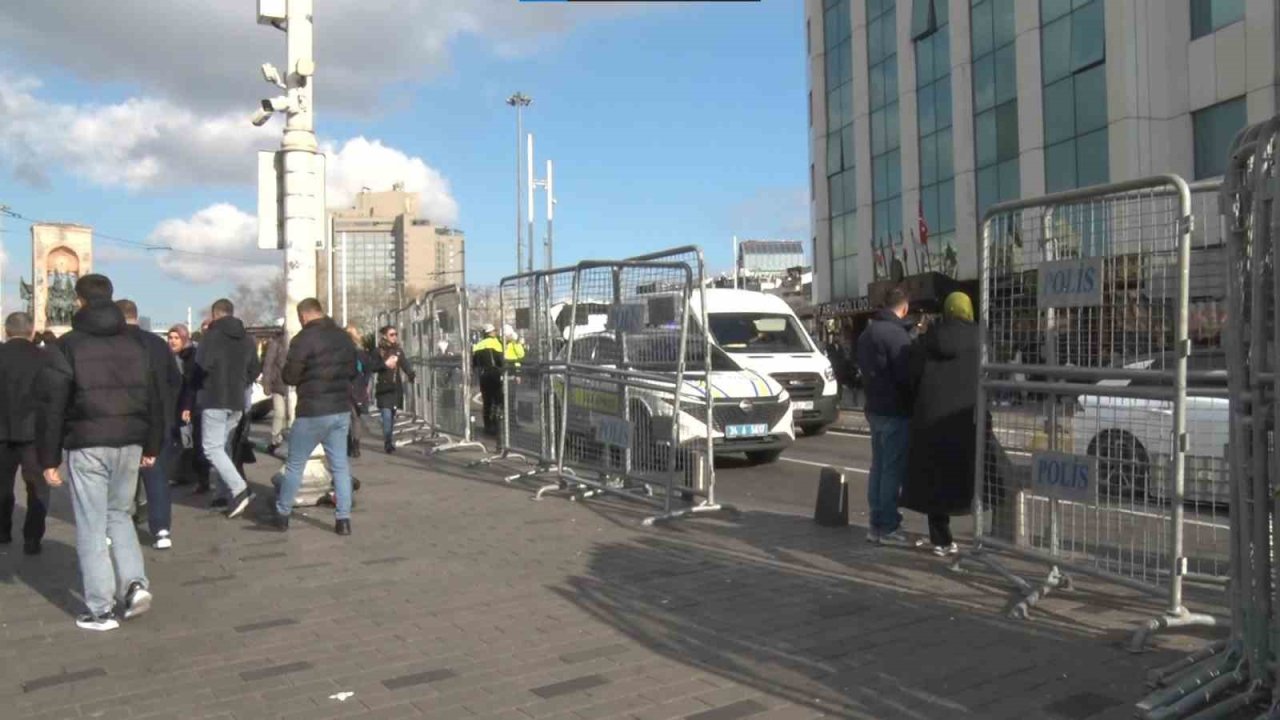 Taksim Meydanı demir bariyerlerle kapatıldı