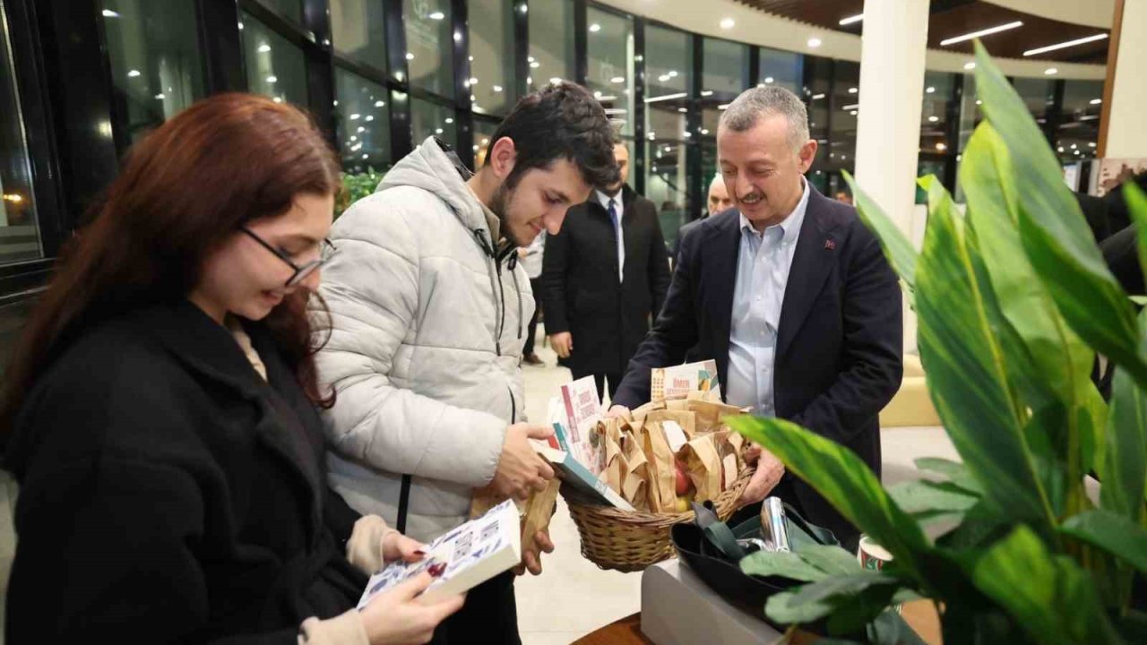 Öğrenciler yeni yıla kütüphanede girdi