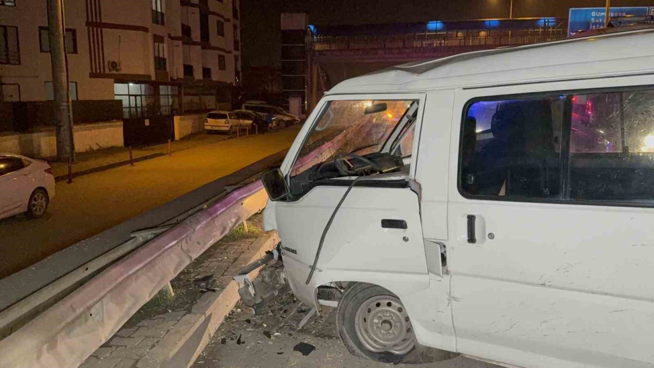 Alkollü ve ehliyetsiz sürücünün kullandığı araç kontrolden çıkıp karşı şeride geçti