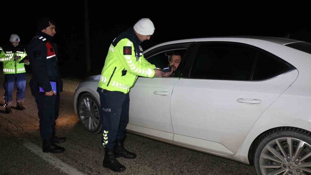 Bolu’da jandarma ekiplerinden sıkı denetim