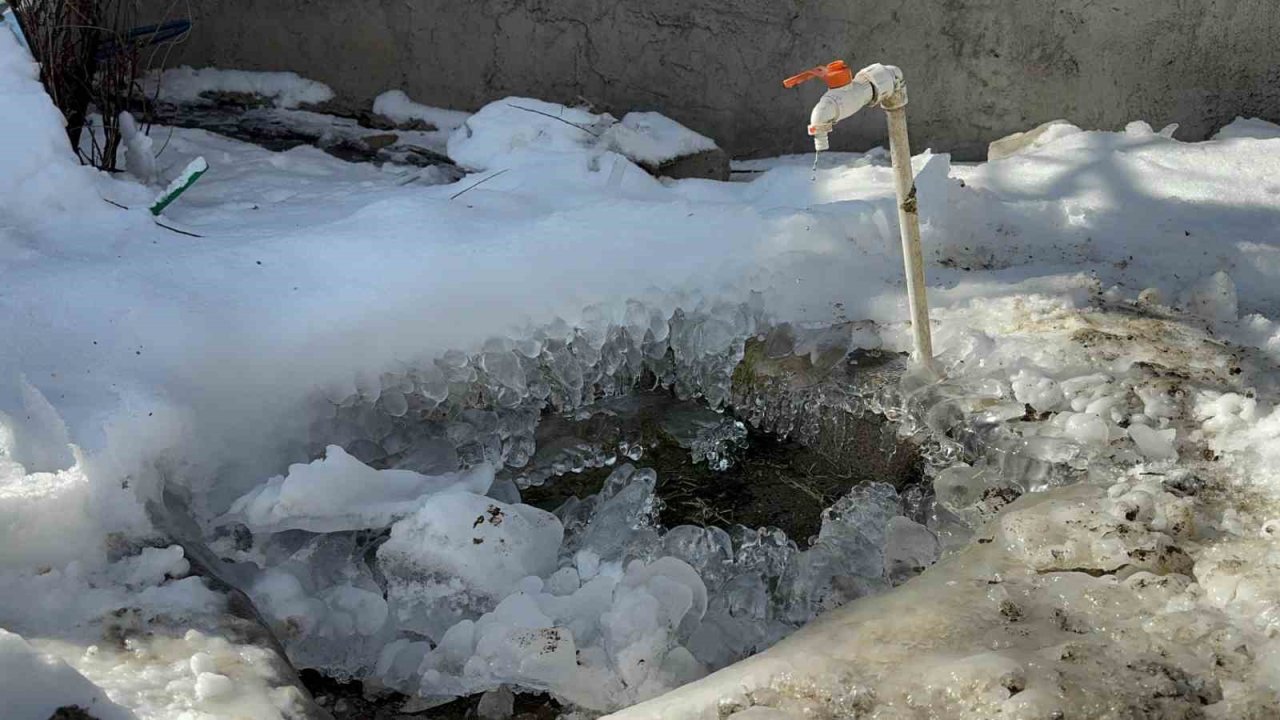 Ağrı dondu: Eksi 15’i gördü