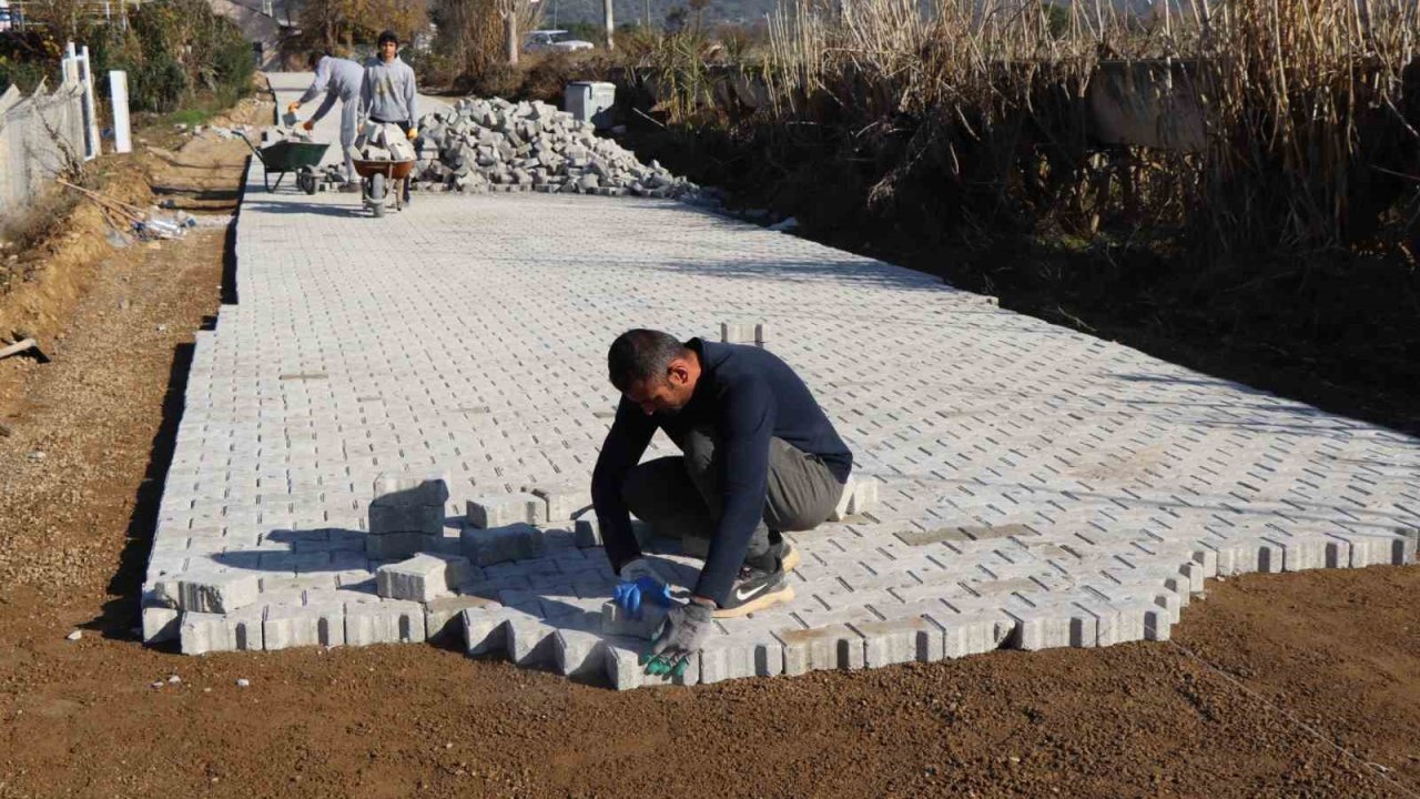 Nazilli Belediyesi Arslanlı’da yol çalışmalarını tamamladı