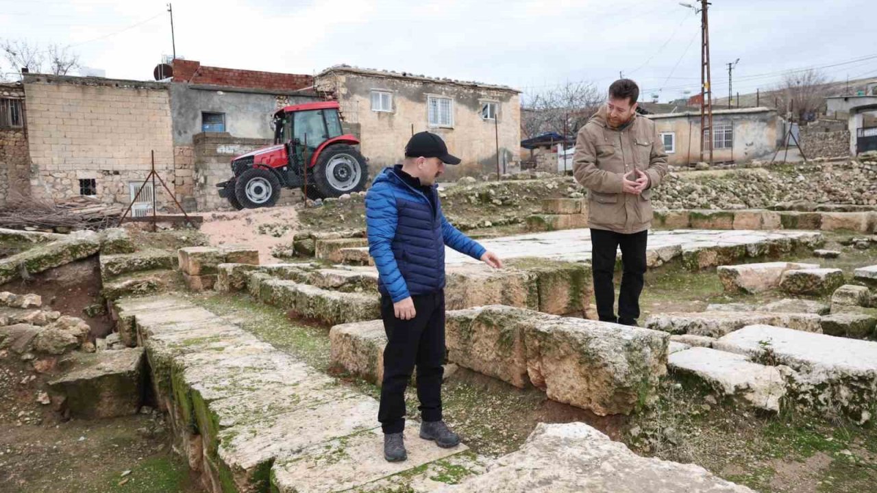 Vali Varol, Roma Çeşmesi’nde incelemelerde bulundu