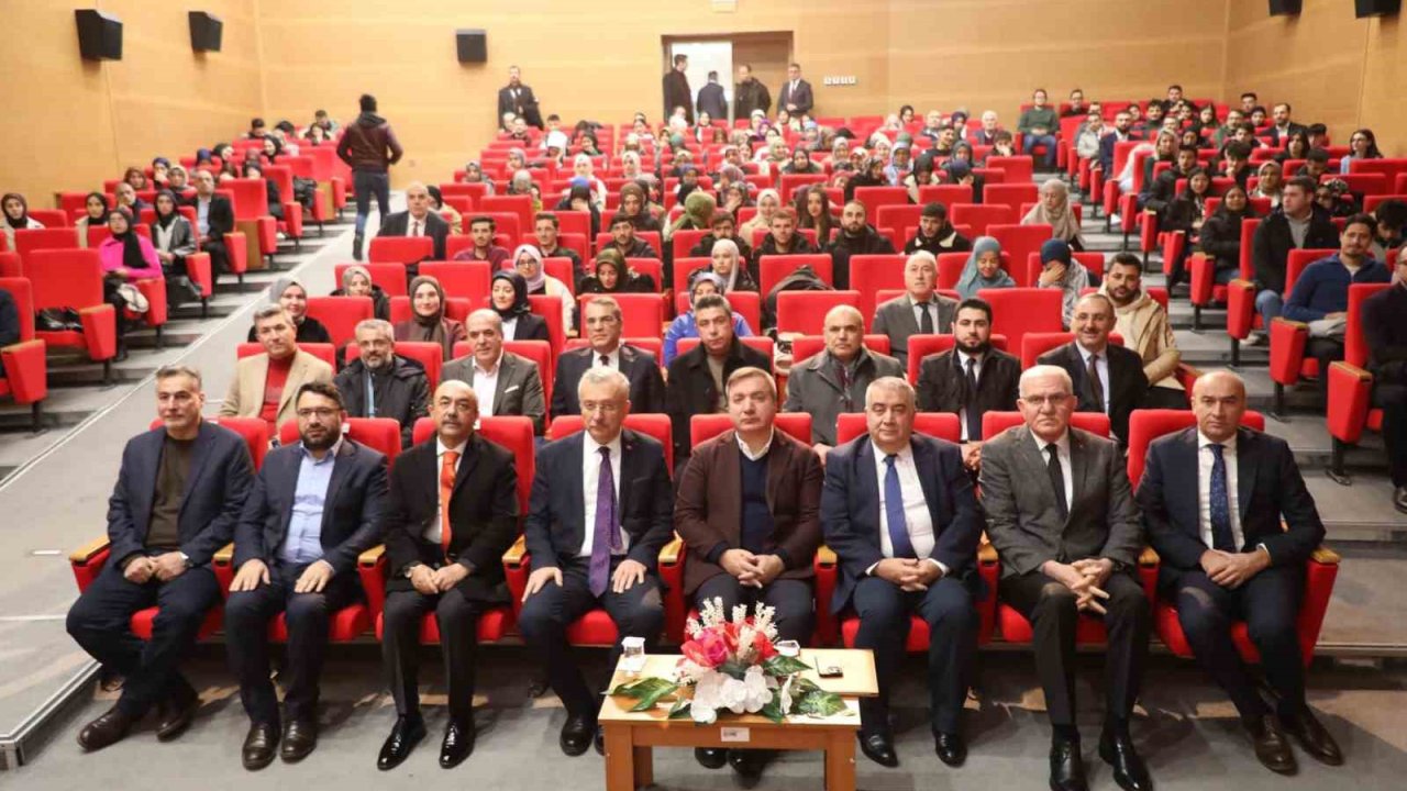 Erzincan’da “Yer Bildirimleri” adlı konferans düzenlendi