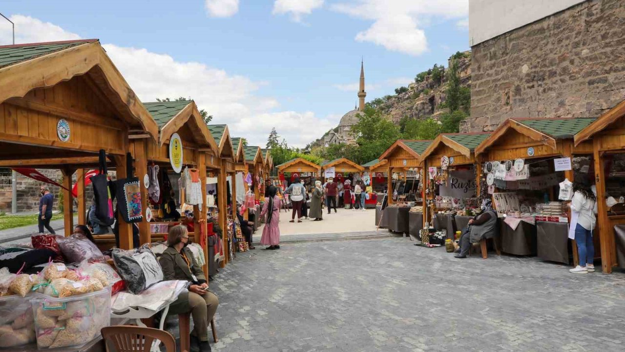 Talas’ta bu pazar yılın ilk “Maharetli Eller”i