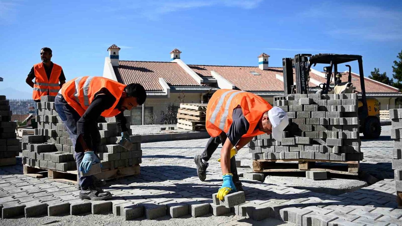 Kuşadası 2024 yılında 43 kilometre yeni yola kavuştu