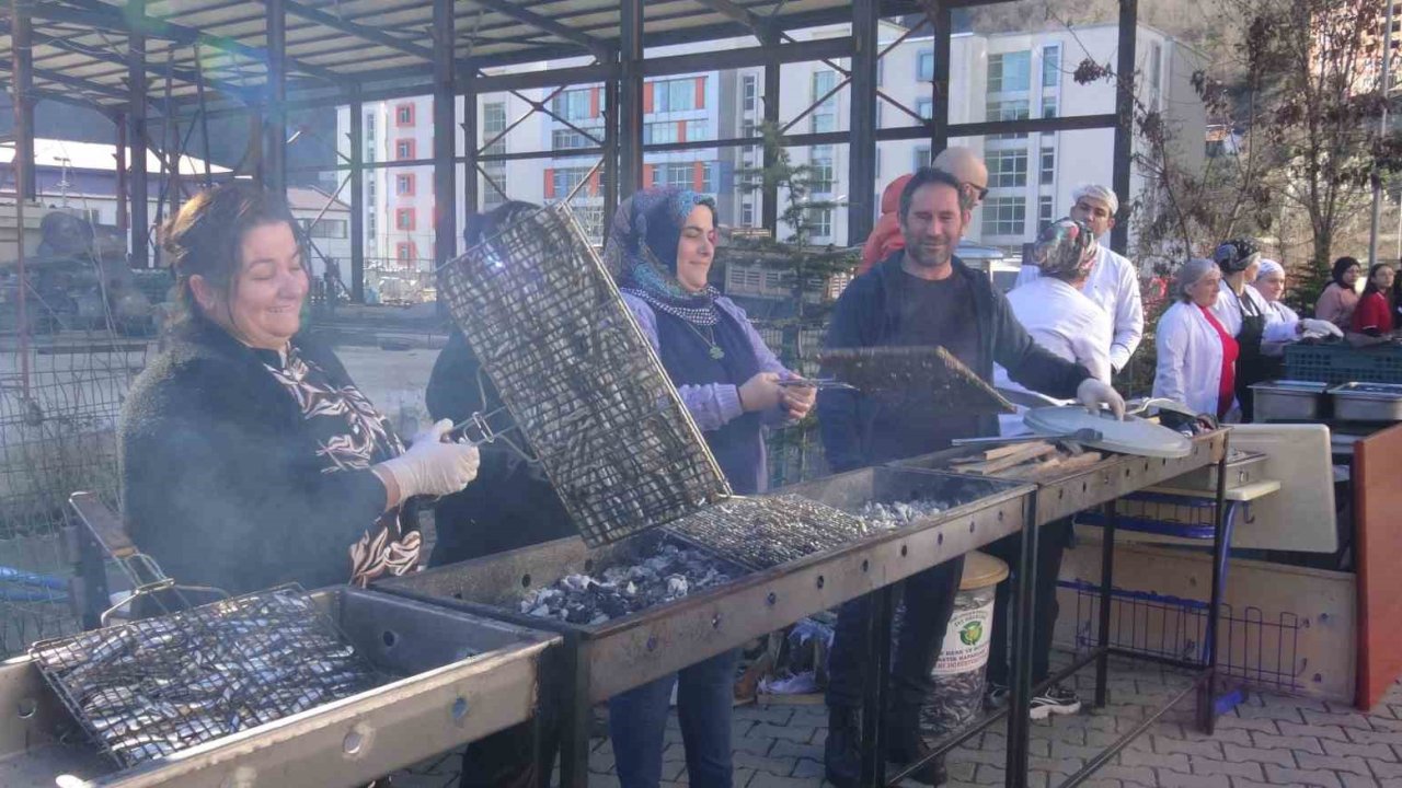 Artvin’in Borçka ilçesinde hamsi şenliği