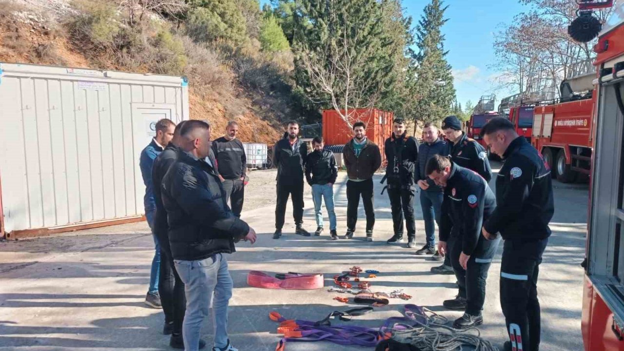 Muğla İtfaiyesi’nden Baca Temizlik Personeline eğitim