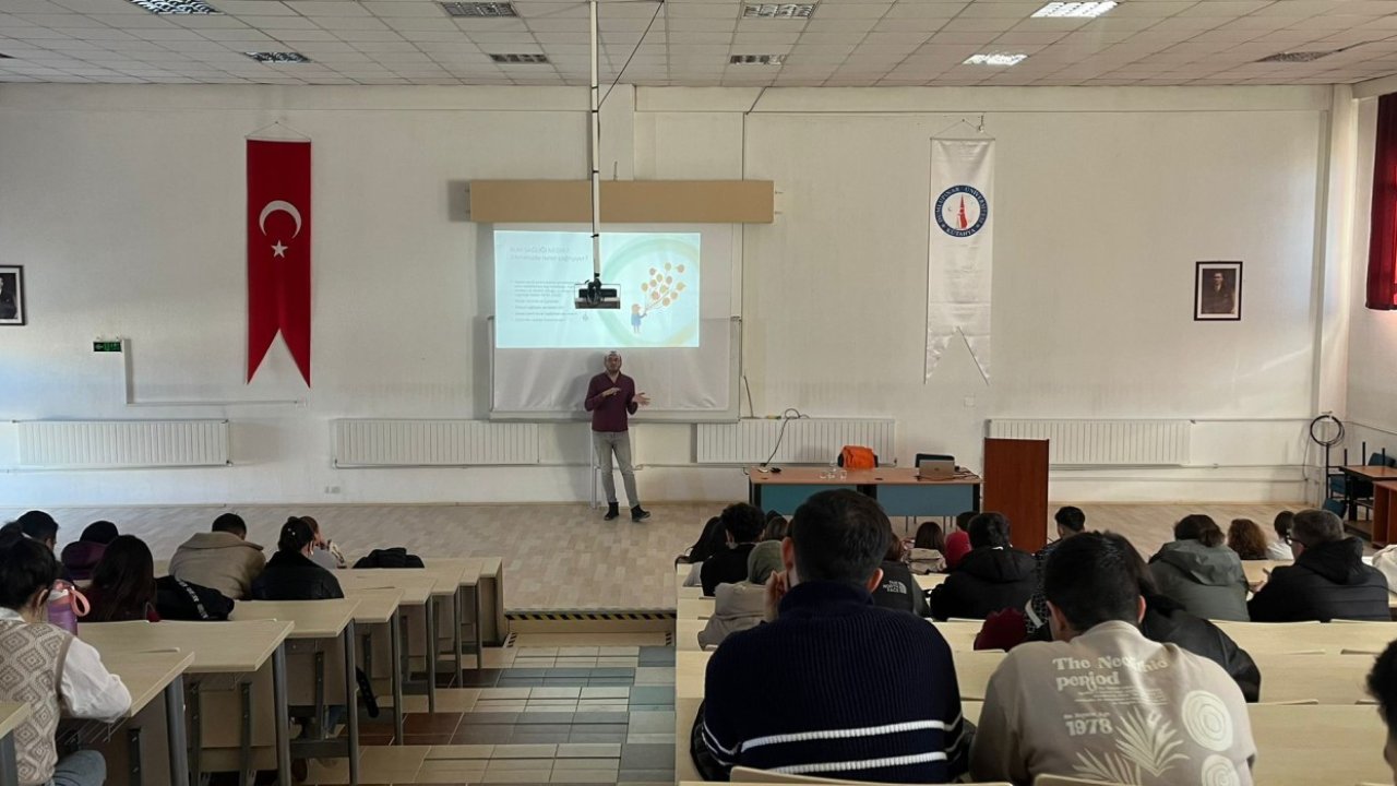 Hisarcık MYO’da, “Ruh Sağlığını Korumanın Yolları” ve “Bağımlılıkla Mücadele Kaynakları” konulu eğitim