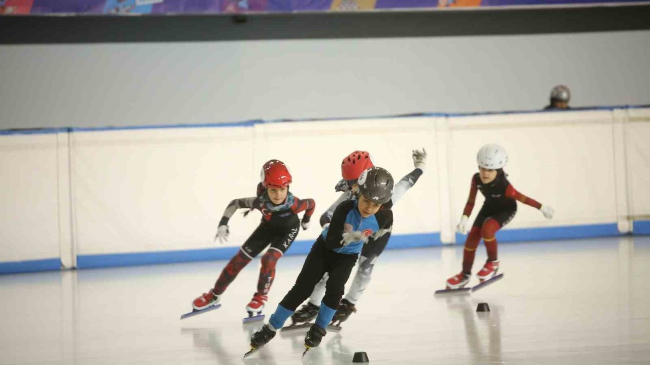 Erzurum’da short track yarışları başladı