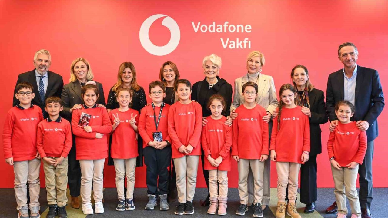 Vodafone Vakfı Danışma Kurulu üyeleri geleceğin yapay zekâ yıldızlarıyla buluştu