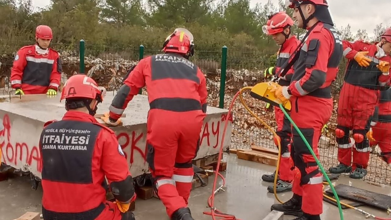 Muğla AFAD’dan itfaiye personeline deprem eğitimi