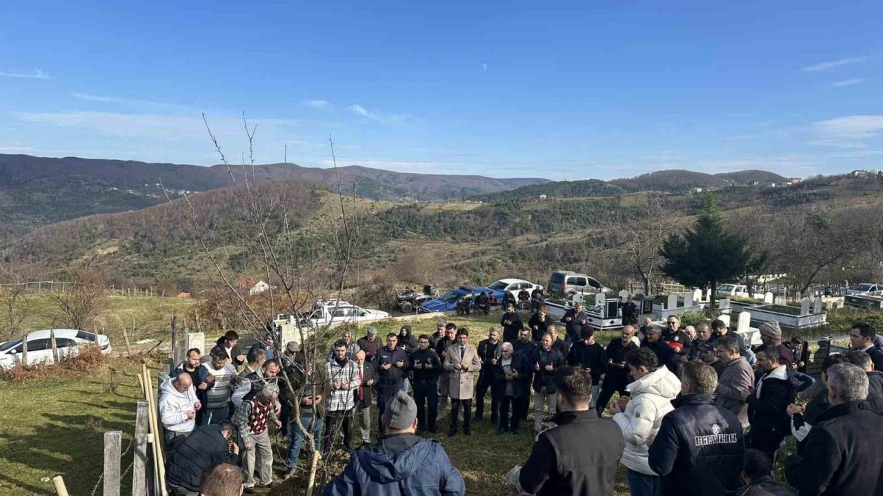 Kıbrıs Gazisi Özmen, Türkeli’de son yolculuğuna uğurlandı