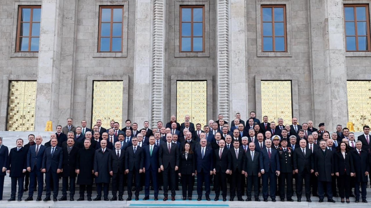 Vali Aydoğdu Gazi Meclisinde düzenlenen programa katıldı