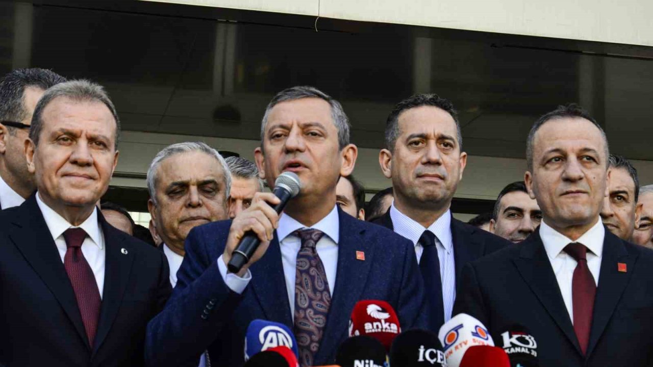 CHP Genel Başkanı Özel: "Bugün Mersin’den bir büyük sürpriz yapacağız"