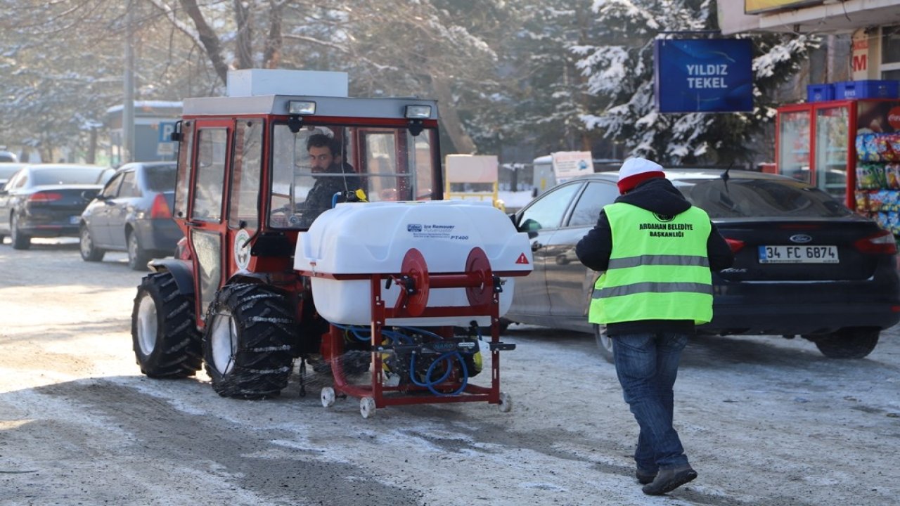 Karla mücadelede yeni dönem, ‘Buz çözücü solüsyon serpme makinesi ’