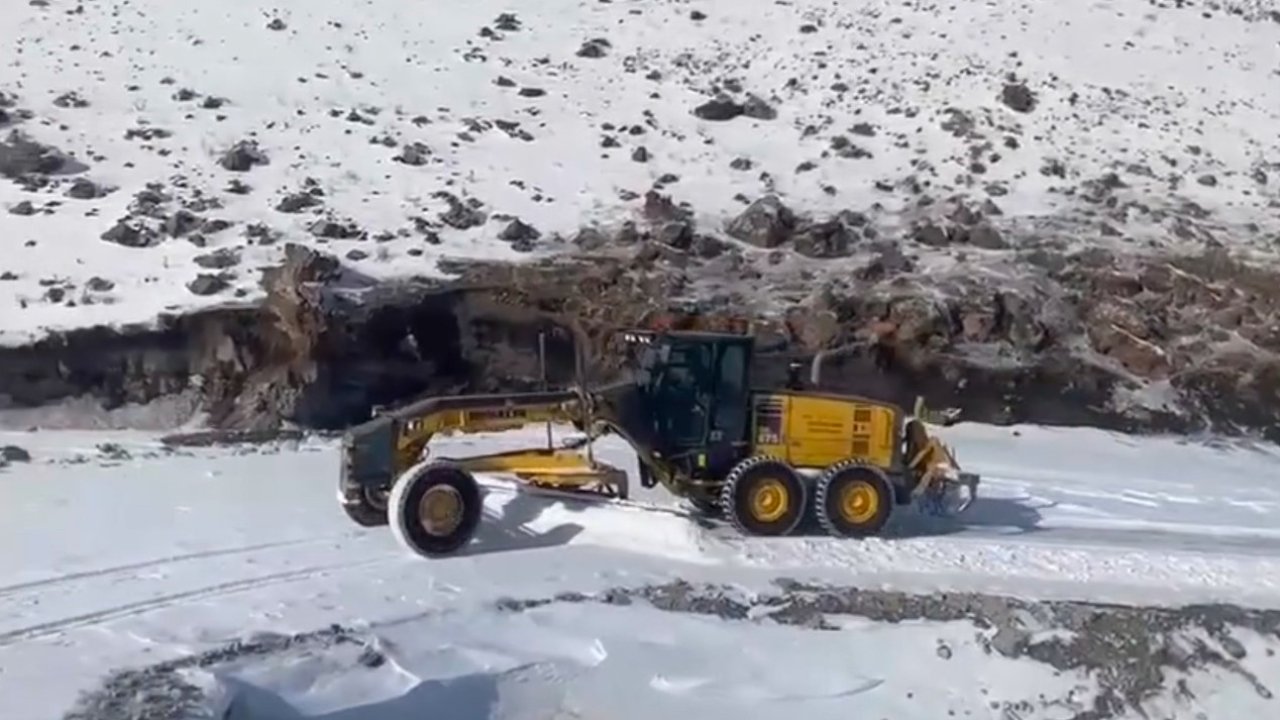 Iğdır’da 10 günde 77 kilometrelik yol kardan temizlendi