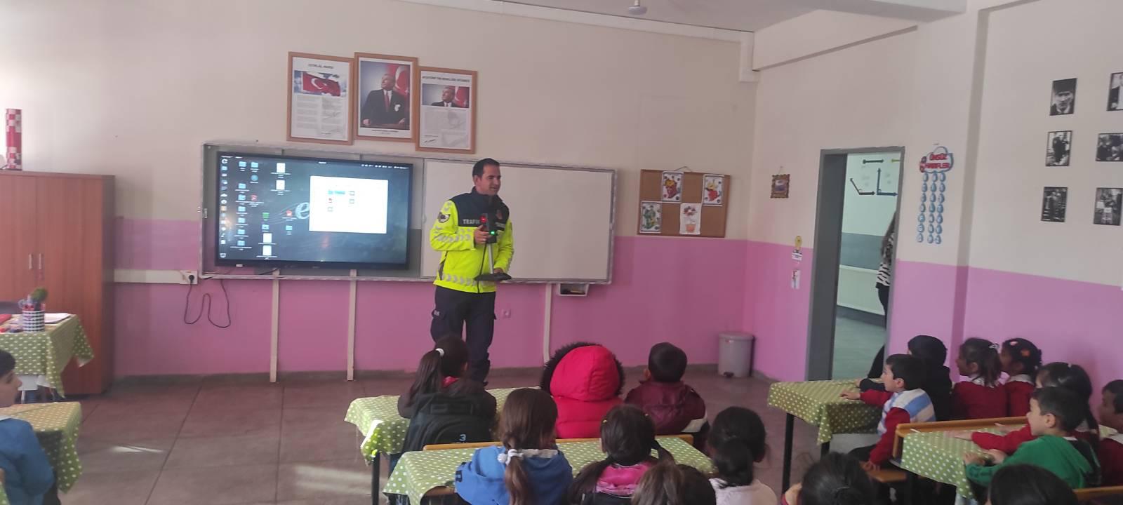 Kars’ta öğrencilere yönelik trafik semineri