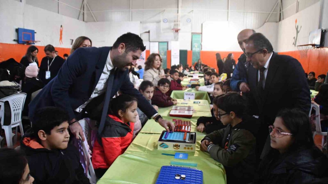 Söke’de çocuklar zeka ve stratejide yarıştı