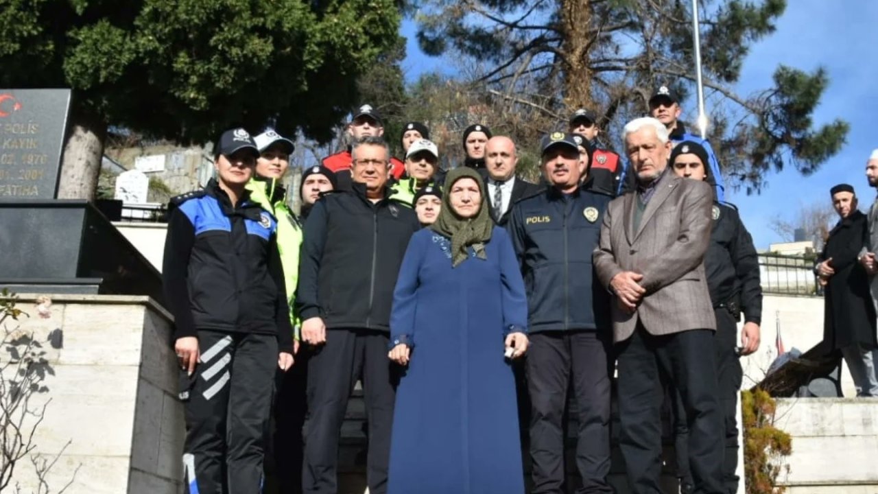 Şehit Polis Memuru Haşim Kayık mezarı başında anıldı