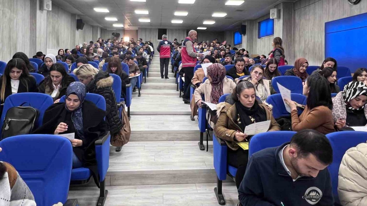 Hakkari’ye yeni atanan öğretmenlere seminer