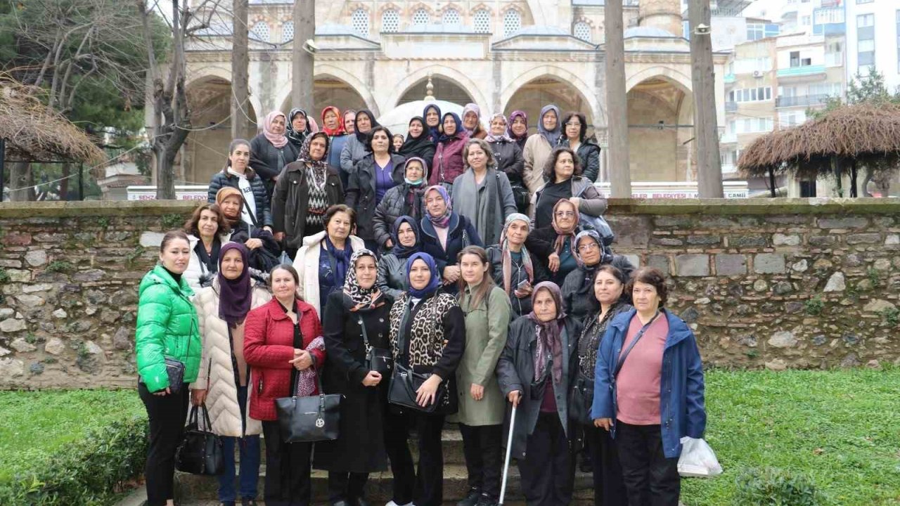 Saruhanlılı kadınlar Manisa’yı adım adım gezdi