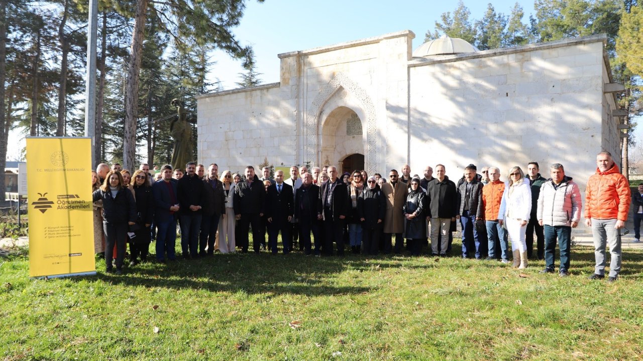 Isparta’da ’Öğretmen Akademileri’ dönem finali tamamlandı