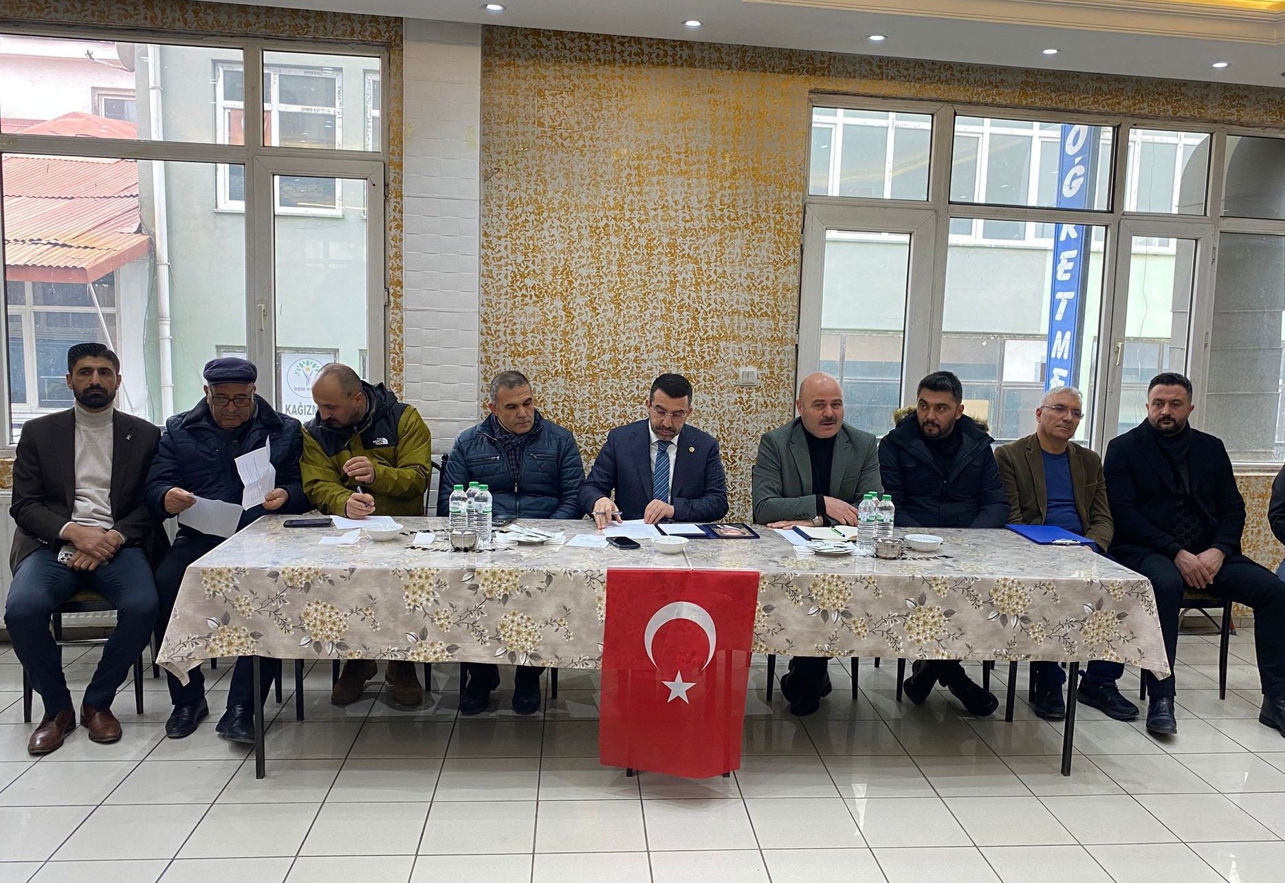 Ak Parti Kağızman'da Mahalle ve Köy Muhtarlarıyla Buluştu