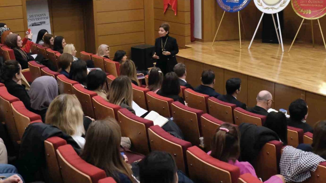 Mudanya Üniversitesi’nde yeni dünyada çocuk olmak semineri gerçekleştirildi