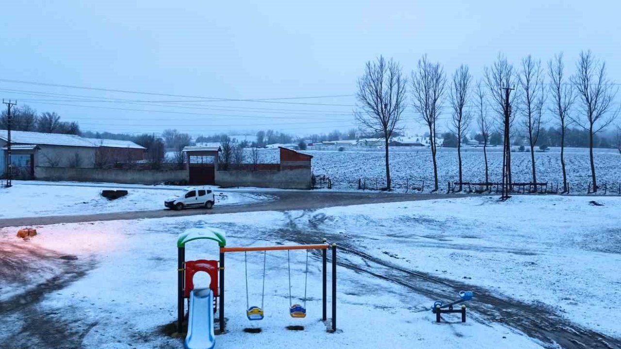 Kastamonu’nun yüksek kesimlerinde kar yağışı başladı