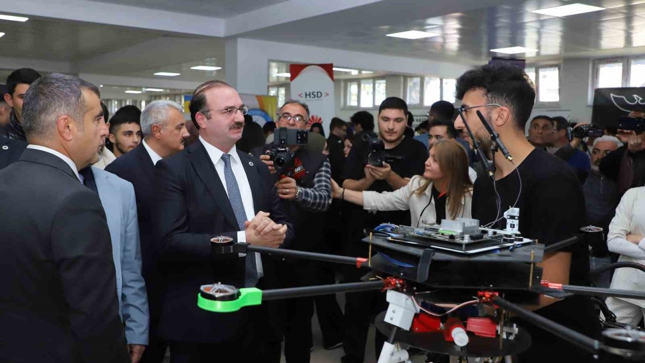 Atatürk Üniversitesi’nin ÜNİDES Başarısı; Gençler geleceğe iz bırakıyor