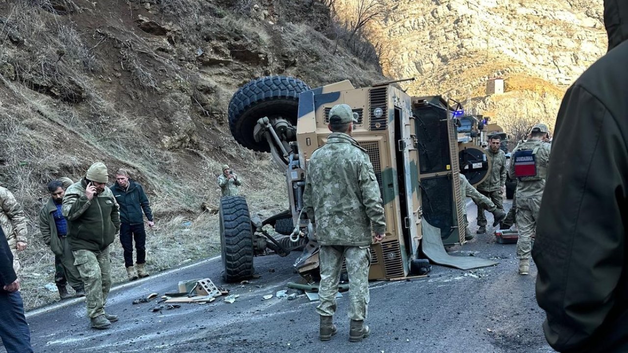 Şırnak’ta askeri araç devrildi: 2 asker yaralı