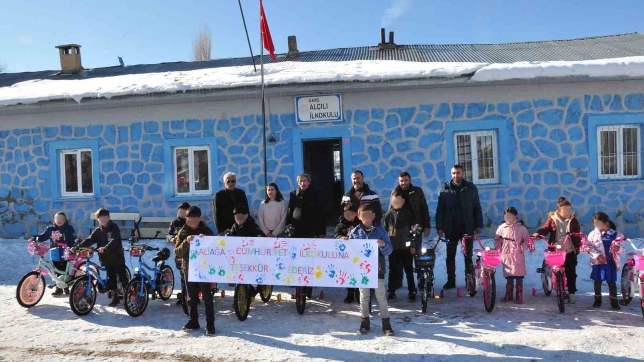 Aliağa’dan doğu illerindeki öğrencilere bisiklet