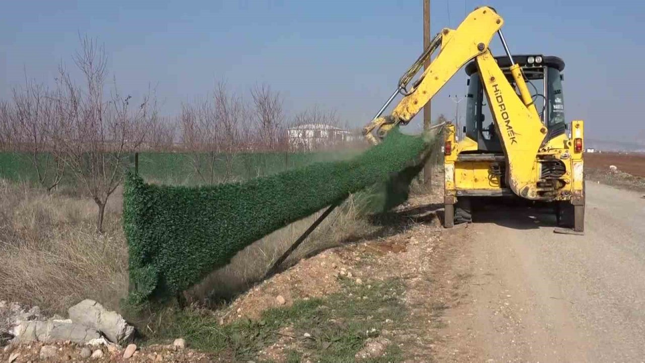 Bağ evi yapılması için tel örgülerle hazırlanan bölmeler söktürüldü