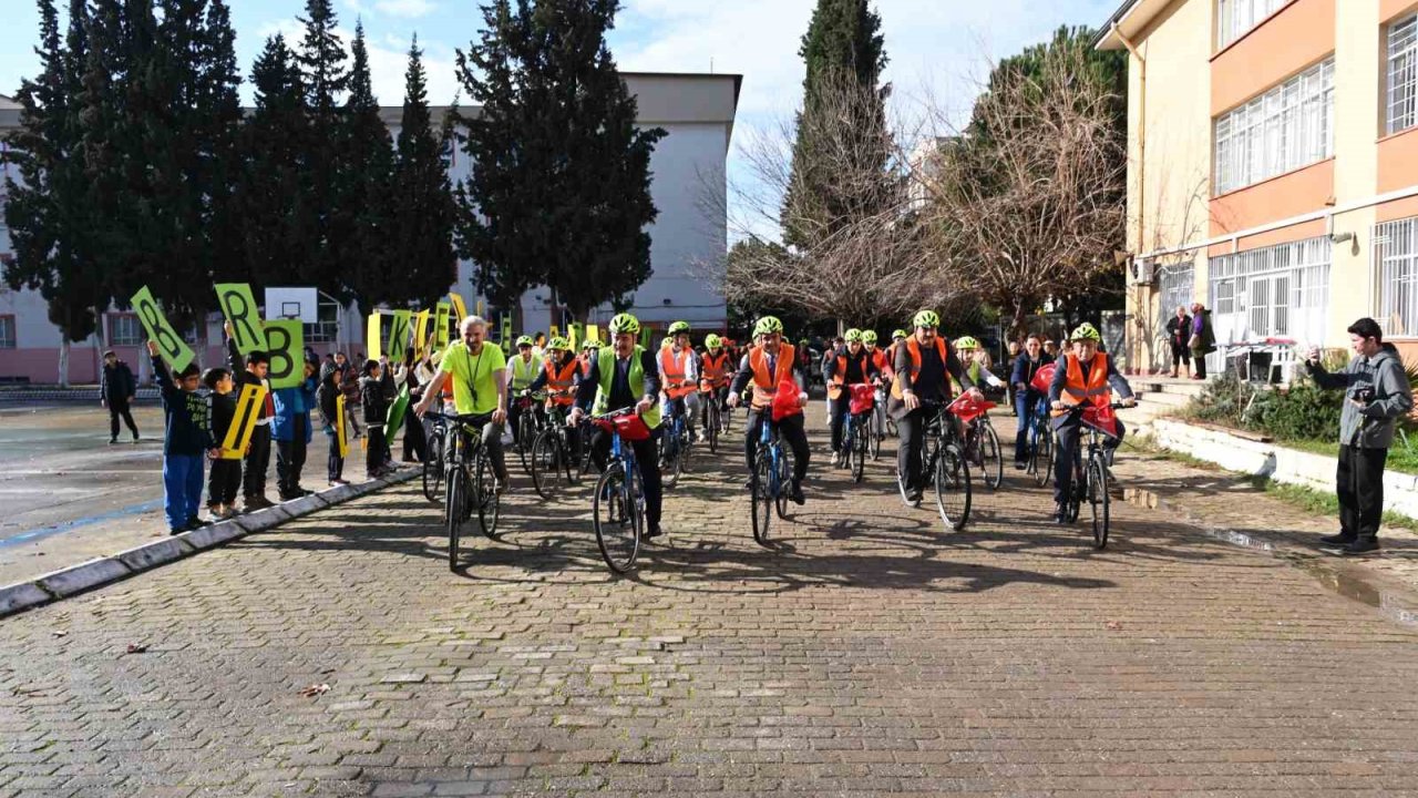 Çevre bilinci ve sağlıklı yaşam için pedal çevirdiler