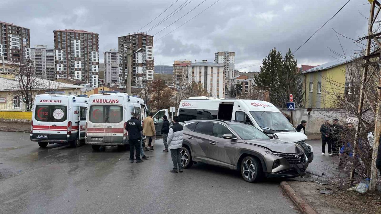 İçerisinde bulunduğu servis kaza yaptı, o "Dedeme gidecektim" diye ağladı