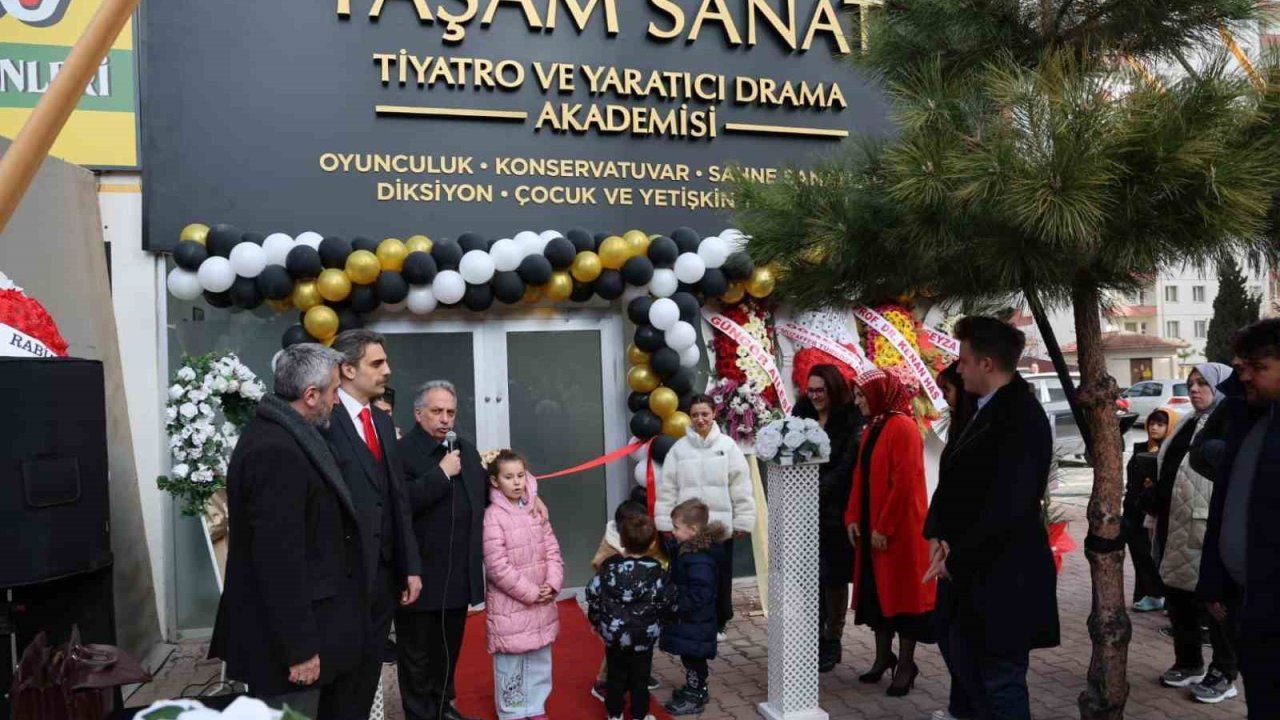 Başkan Yalçın: "Şehirlerin ruhu güzel sanatlarla, sporla ve kültürle ayakta durur"