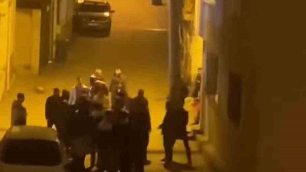’Asker eğlencesi’ dediler, sokağı ringe çevirdiler