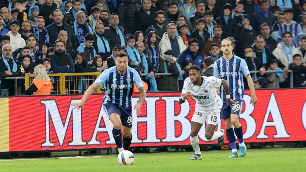Trendyol Süper Lig: Adana Demirspor: 0 - Fenerbahçe: 0 (İlk yarı)