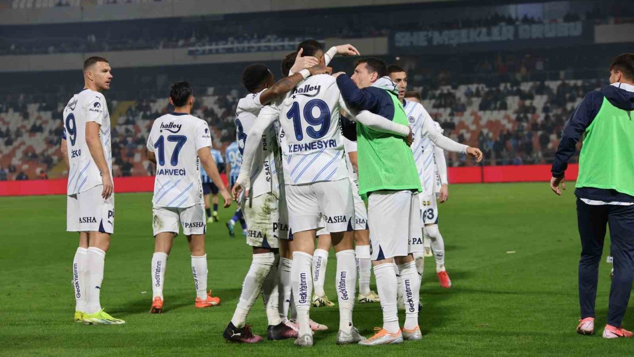 Fenerbahçe, Adana’da golcüleriyle güldü