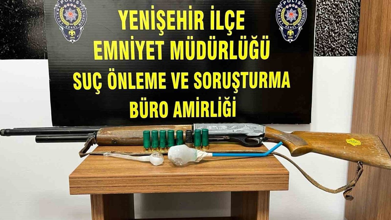 Polislerin şüphelendiği araçta uyuşturucu çıktı