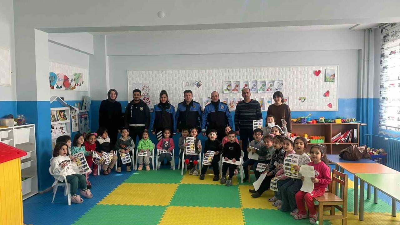 Emniyet 180 öğrenciyi bilgilendirdi