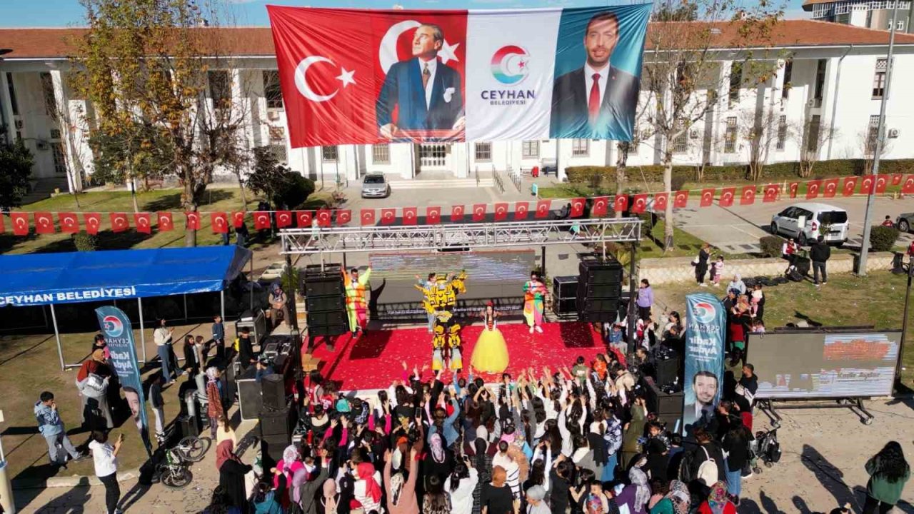 Ceyhan’da çocuklar karnelerini “Karneni Al Gel” şenliğinde kutladı